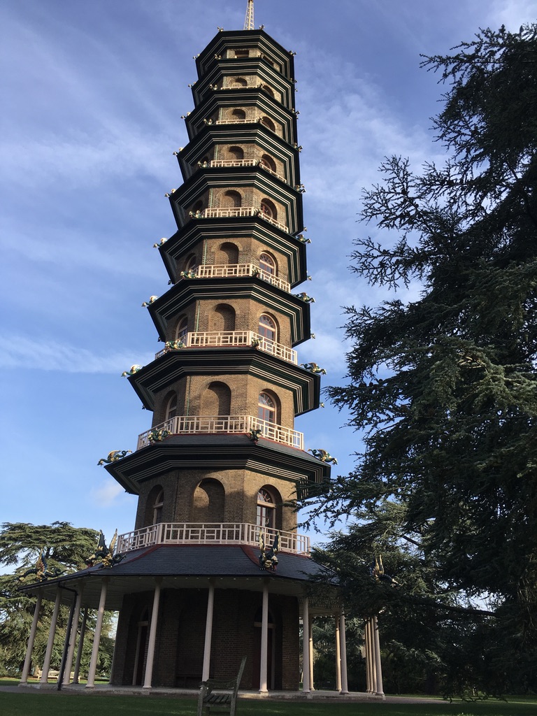 Great Pagoda是一座建于1762的八角塔，爬到上面可以鸟瞰整个邱园，遗憾的是我去的时候没有开放