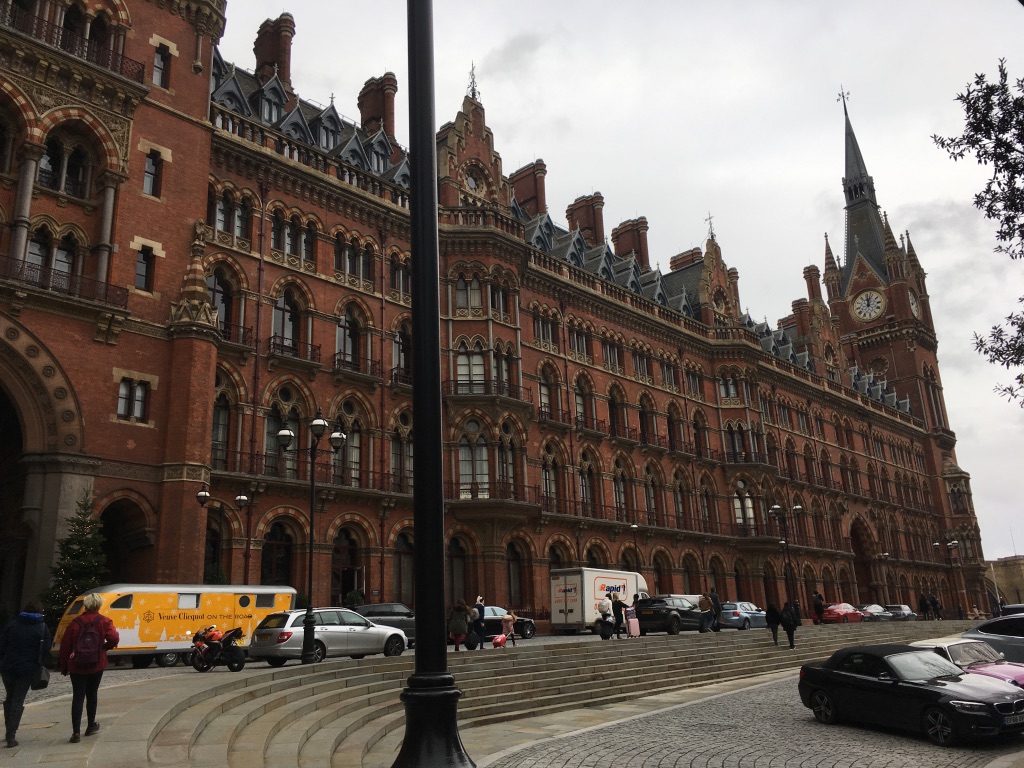 king's cross边上是St Pancras International