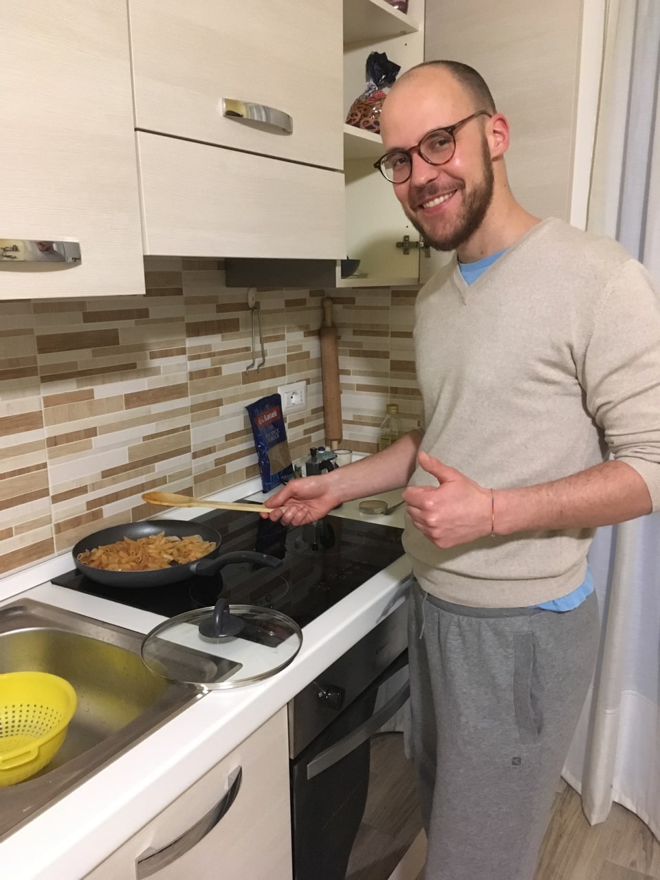 虽然我一点也不饿，但Antonio还是给我顺便做了份最正宗的意大利pasta