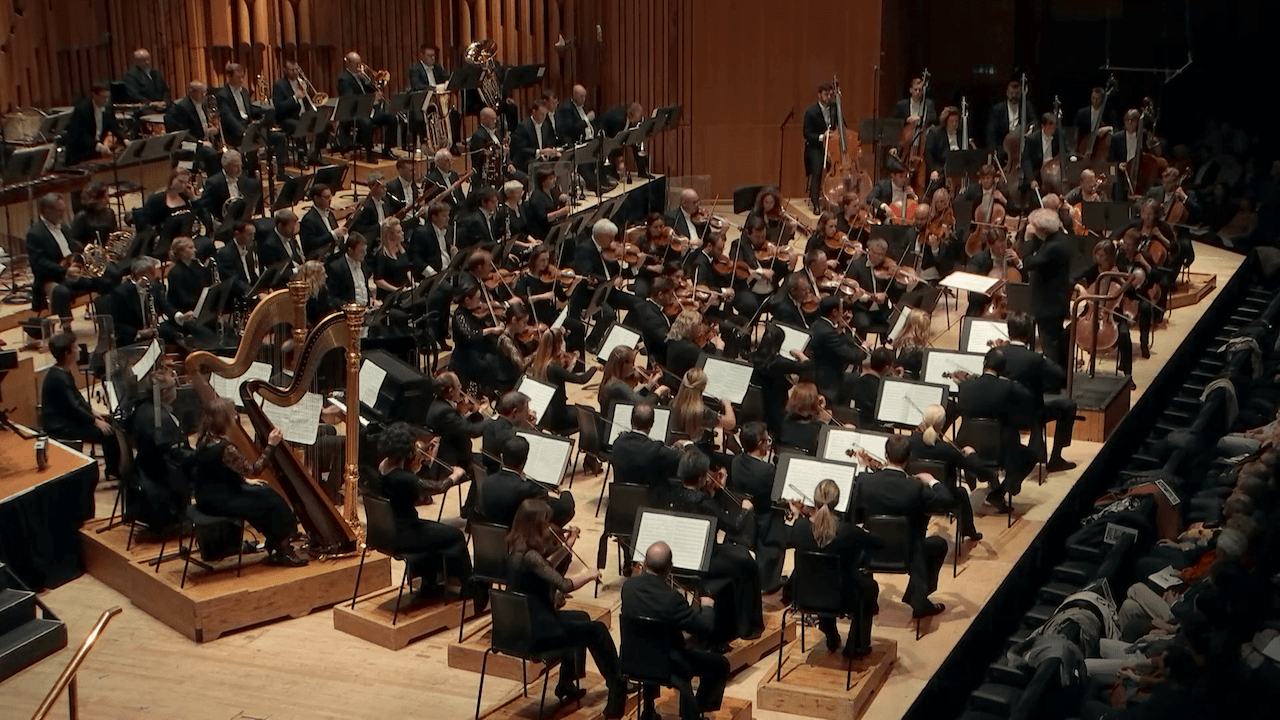 Sir Simon Rattle & London Symphony Orchestra带来的John Adams的Harmonielehre【来自Youtube的视频截图】
