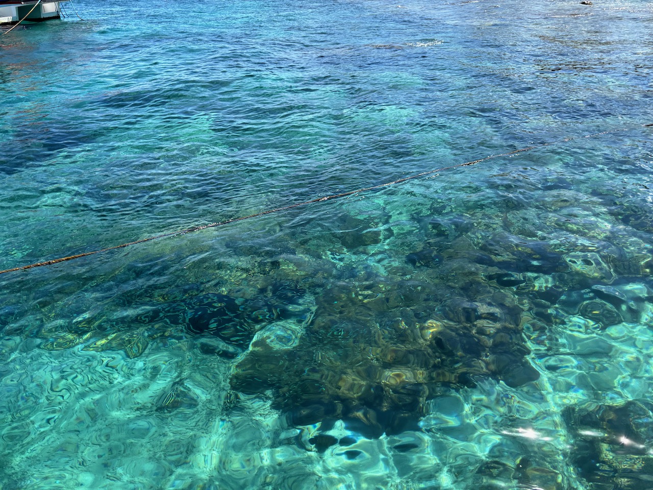 Nusa Penida的码头，准备坐船前往Lombok